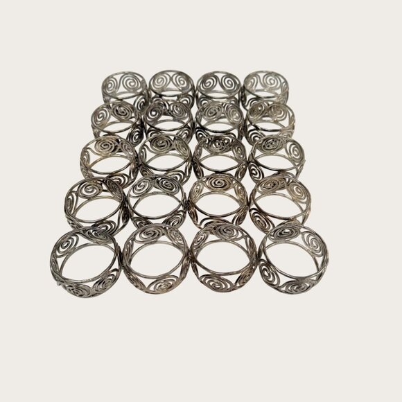 Set Of 20 Vintage 1990s Silver Tone Spiral Swirl Design Metal Napkin Rings - Picture 1 of 6